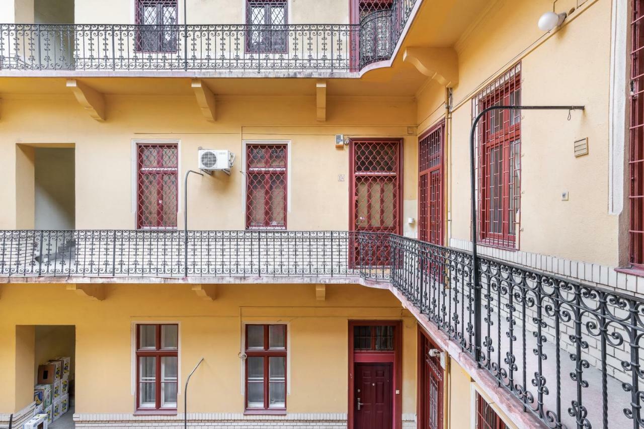 Spacious Victorian Residence By Grand Boulevard Budapest Exterior photo